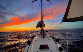 Precioso Velero En Badalona De 3 Camarotes